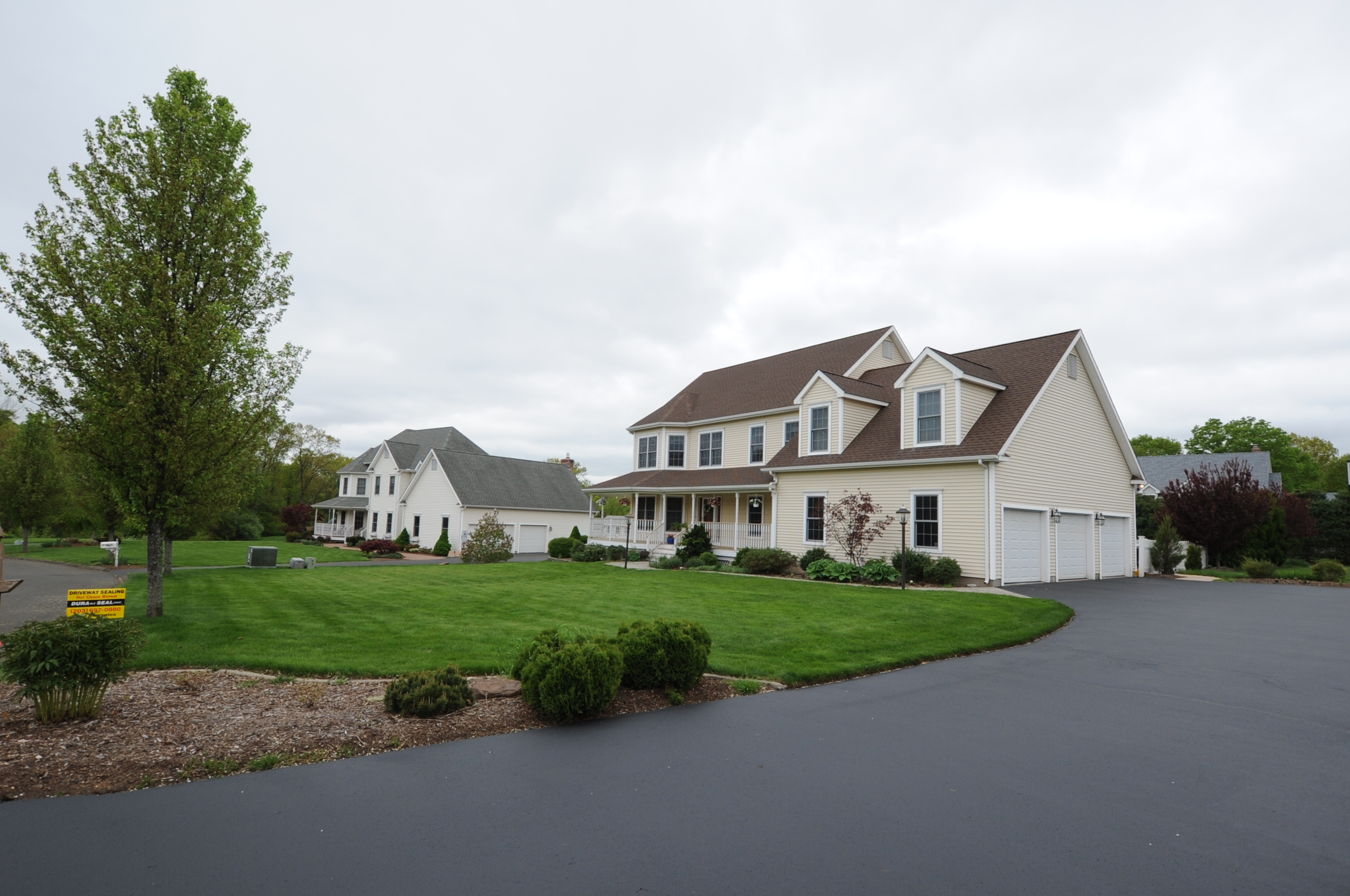 Finished Driveway Sealing Project 13